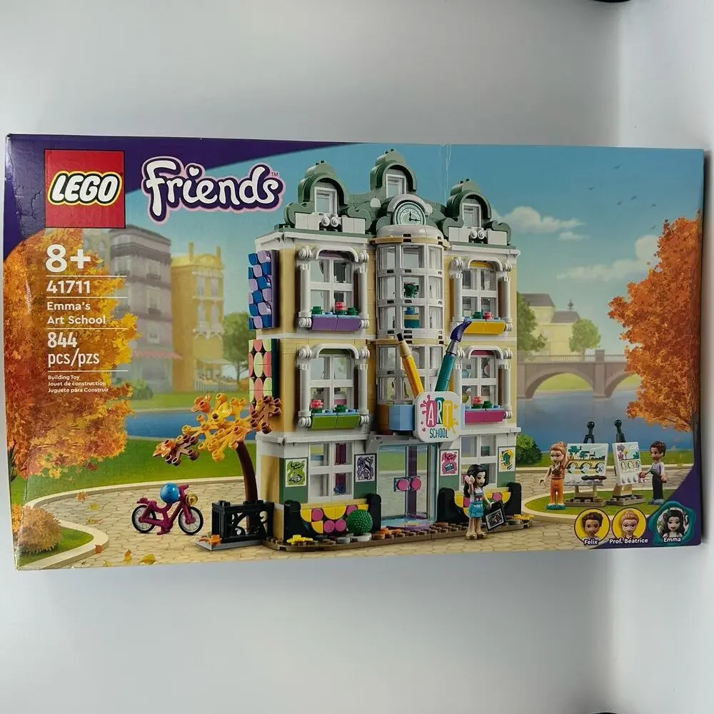 LEGO Friends NEW Emma's Art School Set #41711 - 844 pcs (Retired Set)